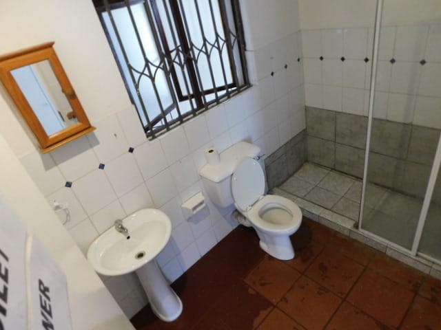 Kopano B&B bathroom with shower and basin